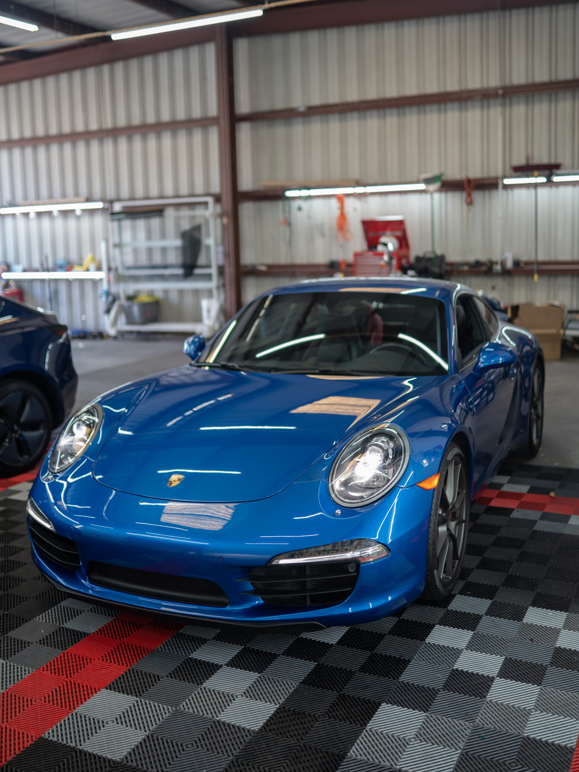 blue porsche